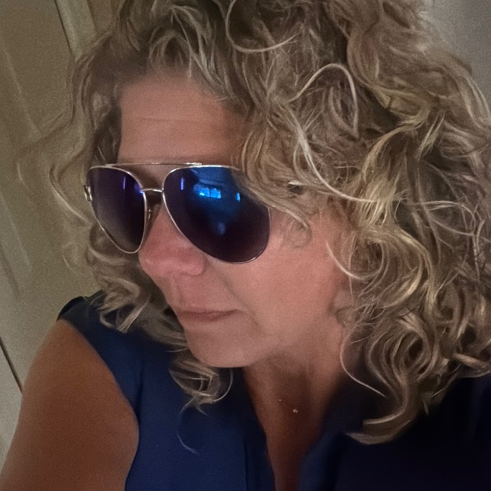 Meet your Posher, Jennifer